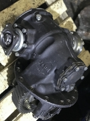 4320Х-2502007-70 - Редуктор среднего моста (15 отверстий, 49 зубьев, i=7,49) с БМКД, (1 фланец с торцевыми шлицами) 4320Х-2502007-70